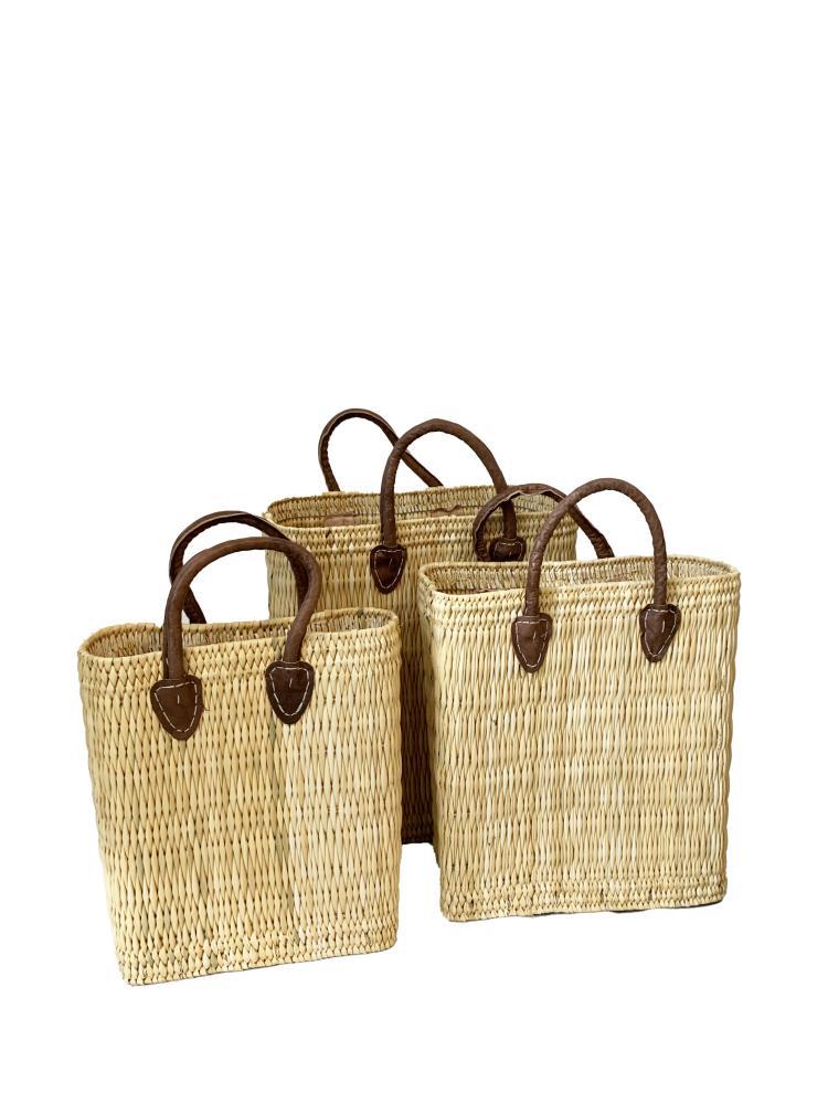 Høj strandtaske med læderhanke - perfekt til sommer!
